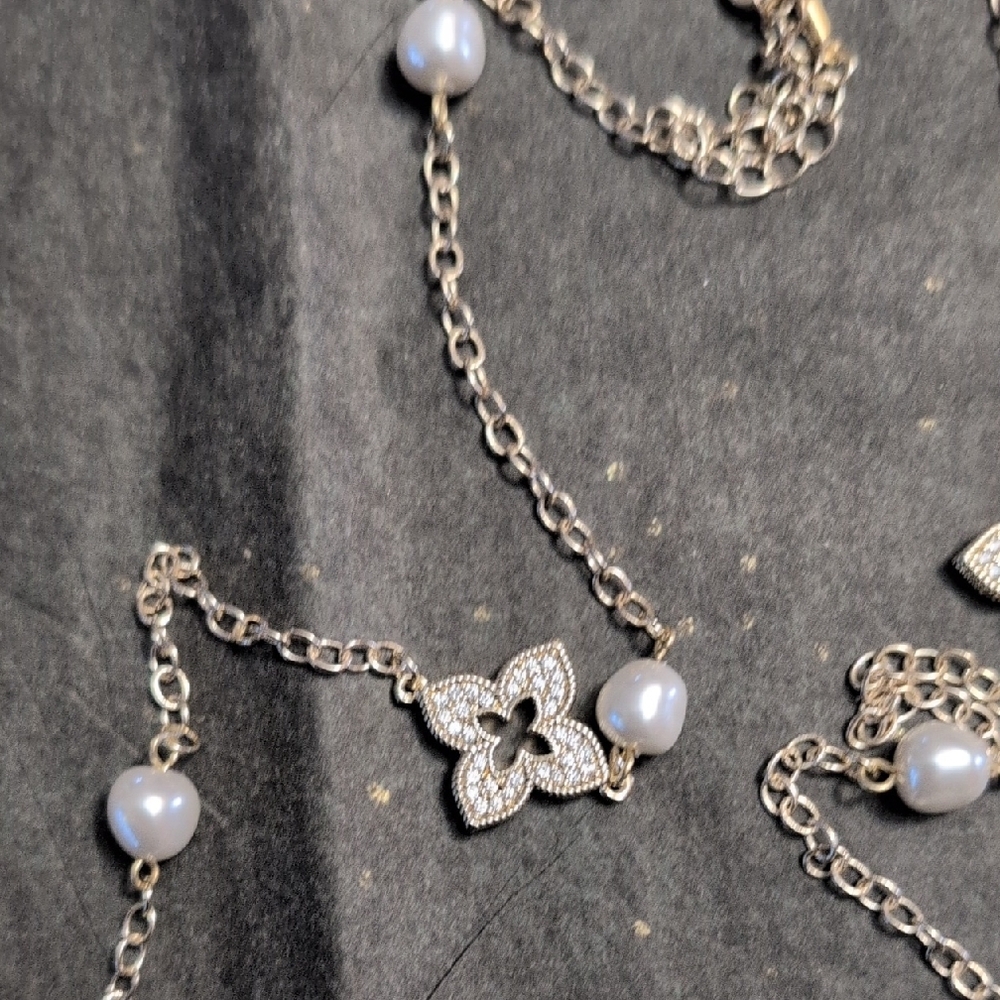 Rhinestone Clover Silver Plate Necklace & Bracelet - Picture 4 of 7